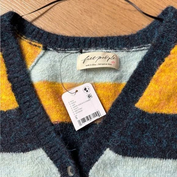 Free People Sweater - Picture 2 of 2